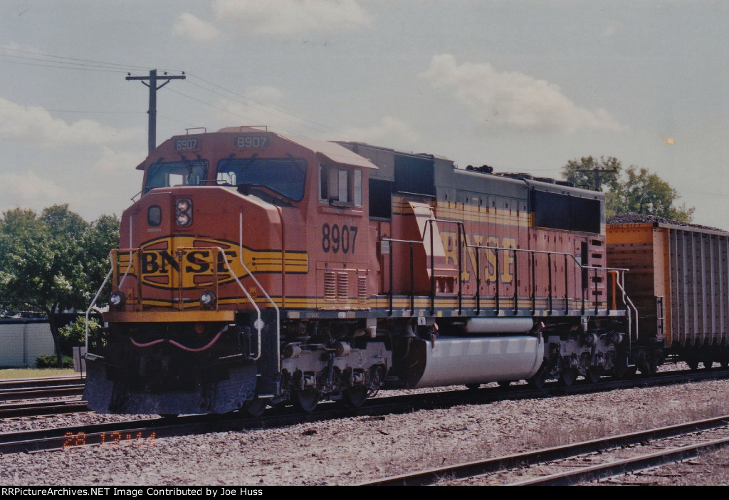 BNSF 8907 North